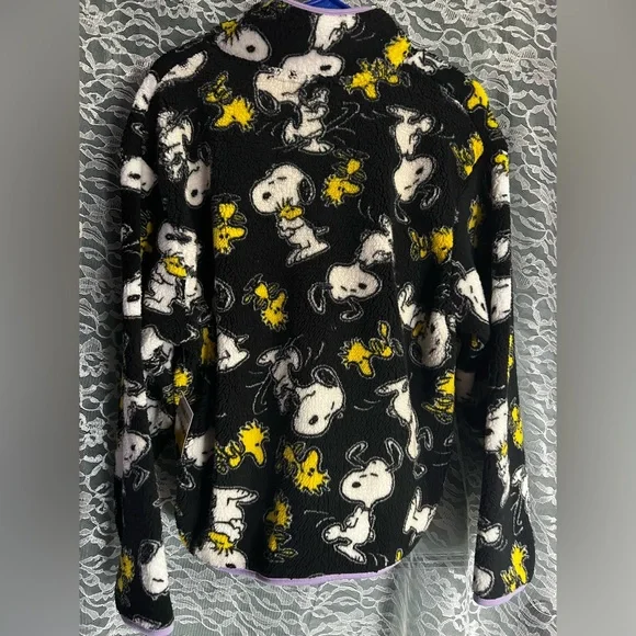 Peanuts Snoopy Fleece Black Sweater Womens Size Small - Picture 5 of 6